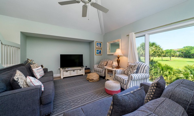 Spinnaker Beachhouses House | 2 Bedroom/2 Bath Villa! Pet Friendly Spinnaker! Walk to Beach, Club, Pools! Amenity Cards!