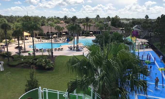Windsor Hills Condo | 2 Bedroom, 2 Bath Condo 2 miles from Disney and 10 miles from Universal studios.