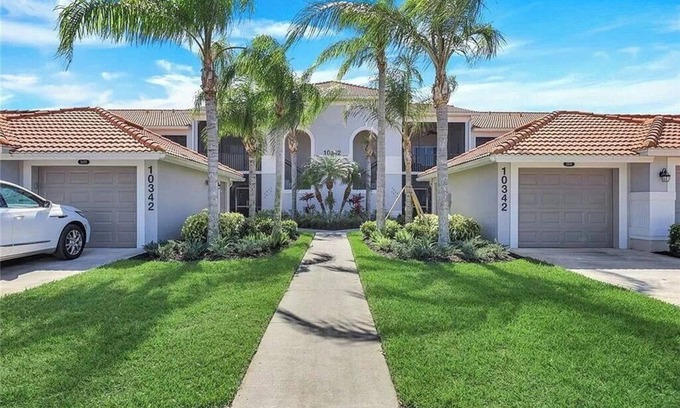 Naples Condo | 2 bedroom/2 bath + Den in Heritage Bay. includes 27 holes of Golf!n