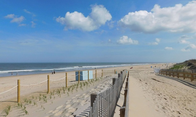 Midtown Ocean City Condo | 2 Bedroom/2 Bath Oceanblock w/Linens, Steps to the Beach, Bus Stop To Boardwalk