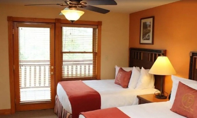 Gatlinburg House | 2 Bedroom & 2 Bath Unit in Westgate Smoky Mountain Resort & Water Park (UNIT 4)