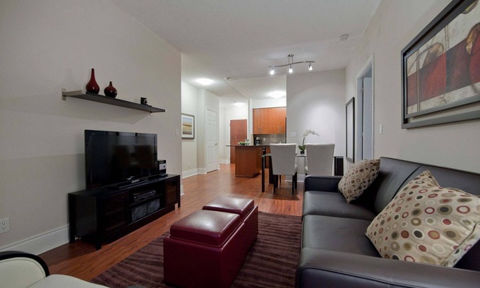 Downtown Mississauga Apartment | 2 Bedroom/2 Bathroom Suite