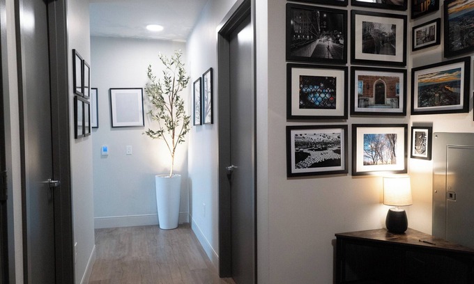 Downtown Seattle Condo | 2-bedroom 2 bathroom condo full kitchen, laundry with WiFi, AC in Capital hill.
