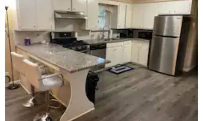 Fairview House | 2-bedroom 2-bathroom Guest House @Sunshine Ranch