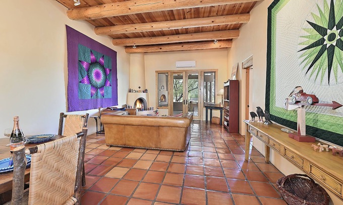 Historic Eastside House | 2 Bedroom, 2 Bathroom Luxury Townhome; 0.3 miles to Canyon Rd; AC; Lovely Views