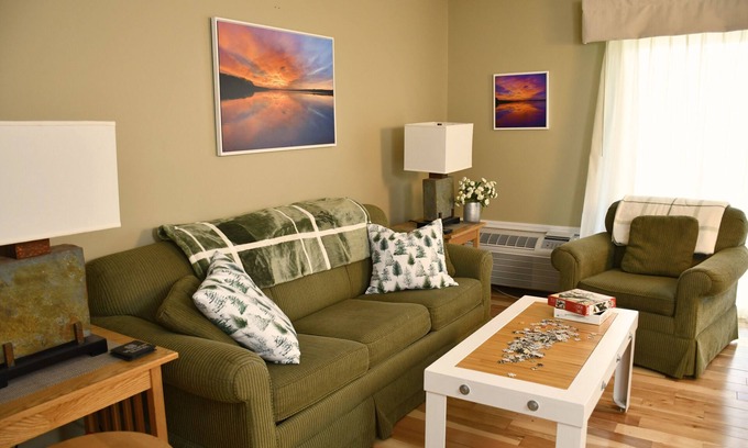 Greentown Apartment | 2 Bedroom 2 Bathroom Apartment on Lake Wallenpaupack