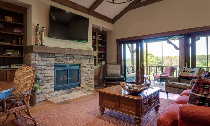 Harbor Springs Cottage | 2 Bedroom-4 Bed Cottage Near Local Ski Resorts! Stay at True North Golf Club