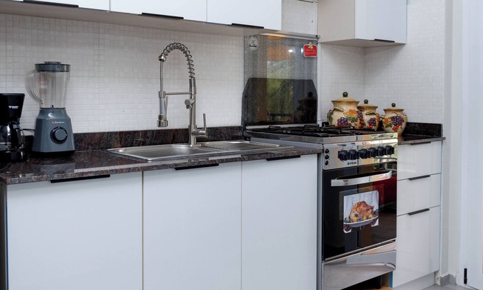 Comoe Apartment | 2-bedroom apartment in lovely Modest Grand Bassam with WiFi, AC