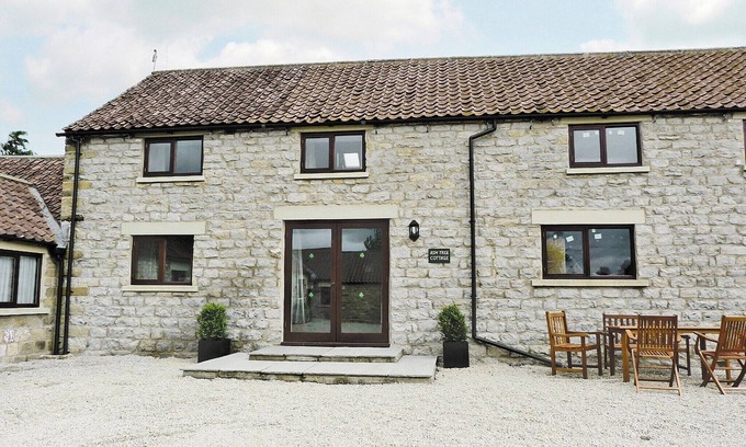 Easterside Cottage | 2 bedroom accommodation in near Kirkbymoorside