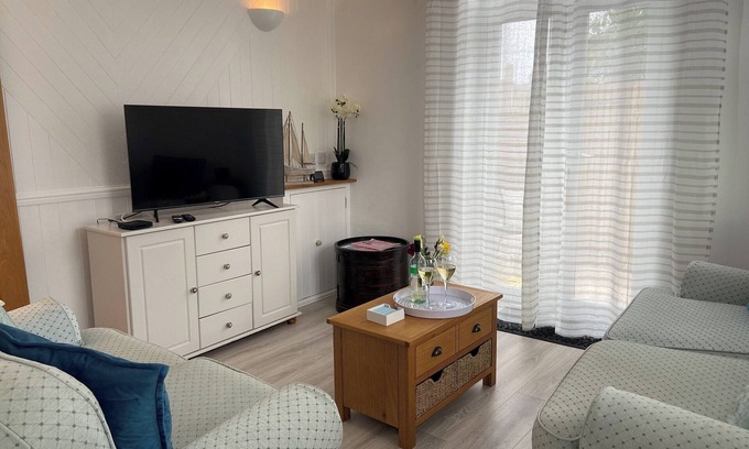 Gorleston-on-Sea Cottage | 2 bedroom accommodation in Gorleston-on-Sea