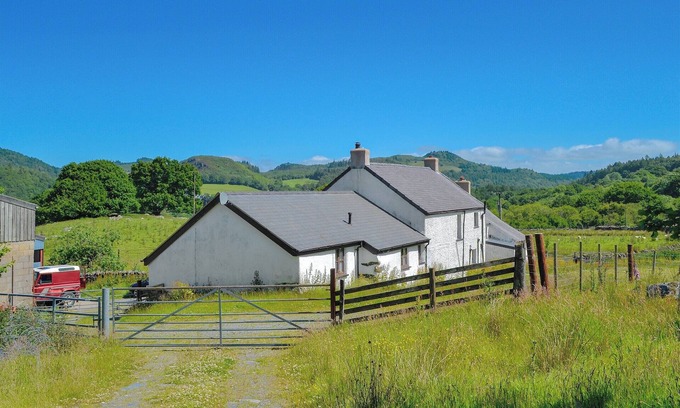 Gwynedd- Snowdonia Cottage | 2 bedroom accommodation in Capel Curig, near Betws-y-Coed