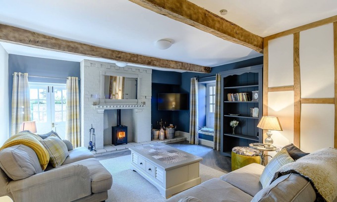 Wychnor Cottage | 2 bedroom accommodation in Wychnor, near Burton upon Trent