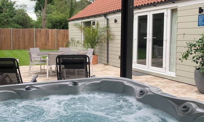 Worlington Cottage | 2 bedroom accommodation in Worlington, near Bury St Edmunds