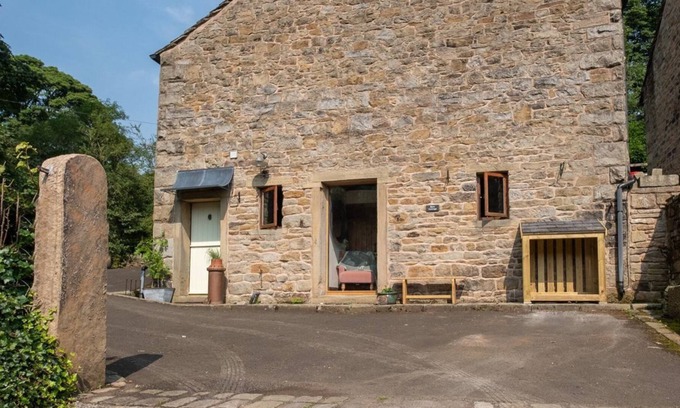 Little Hayfield Cottage | 2 bedroom accommodation in Hayfield, near High Peak