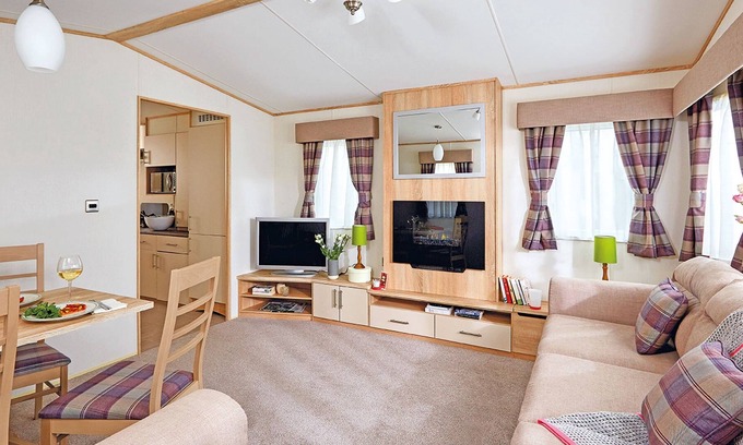 Hayling Island House | 2 bedroom accommodation in Hayling Island