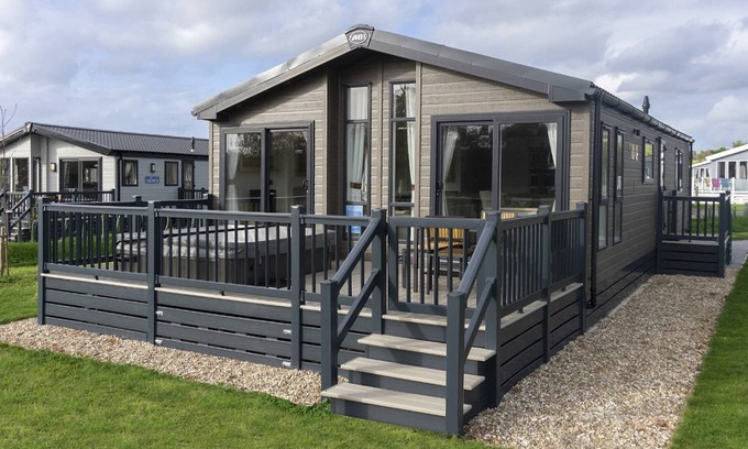 Clyst St Mary Cabin | 2 bedroom accommodation in Clyst St Mary, Nr Exeter