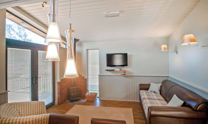Dukeries Mill Ski Chalet | 2 bedroom accommodation in Perlethorpe, Newark-on-Trent