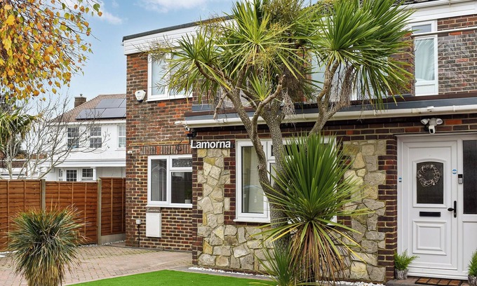 Littlehampton Cottage | 2 bedroom accommodation in Littlehampton