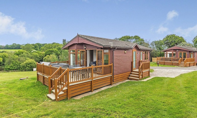 Hewas Water Ski Chalet | 2 bedroom accommodation in Nr St Austell