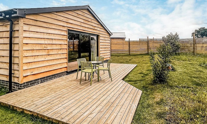Attleborough Ski Chalet | 2 bedroom accommodation in Old Buckenham