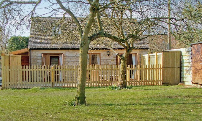 Ampney Crucis Cottage | 2 bedroom accommodation in Ampney Crucis, near Cirencester