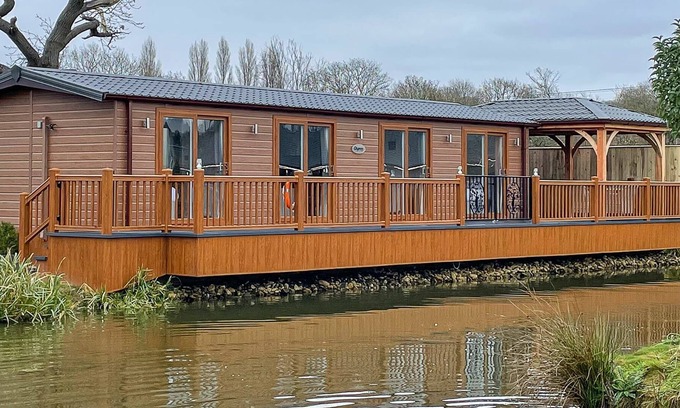 Caistor Cabin | 2 bedroom accommodation in Caistor, Market Rasen