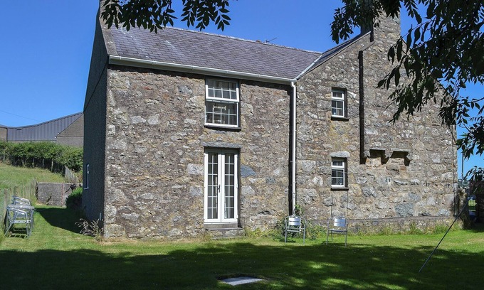 Mynytho Cottage | 2 bedroom accommodation in Near Abersoch