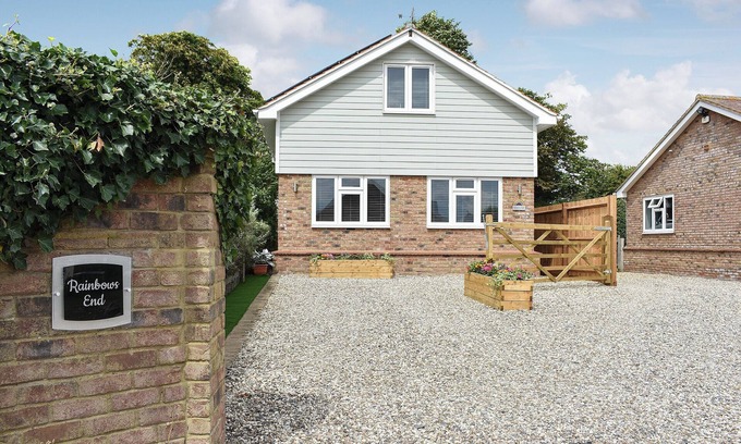 St Lawrence Cottage | 2 bedroom accommodation in St. Lawrence, near Burnham-on-Crouch
