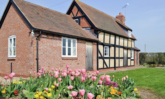 Tenbury Wells Cottage | 2 bedroom accommodation in Rochford, Tenbury Wells