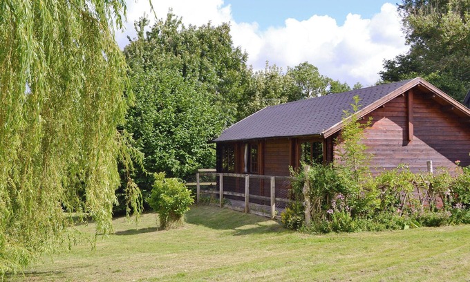 East Dereham Cottage | 2 bedroom accommodation in Scarning, near Dereham
