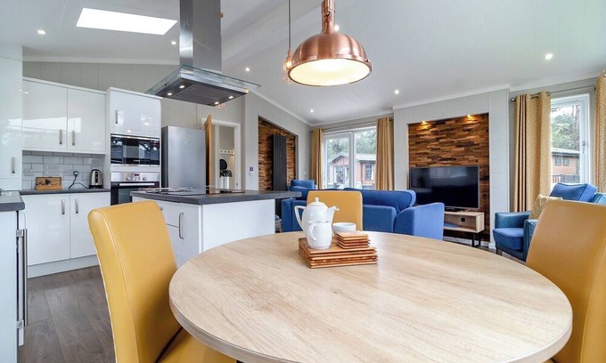 Pentney Ski Chalet | 2 bedroom accommodation in Pentney, King&rsquo;s Lynn