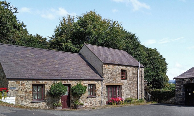 Llanybydder Cottage | 2 bedroom accommodation in Llanwenog, near Llanybydder