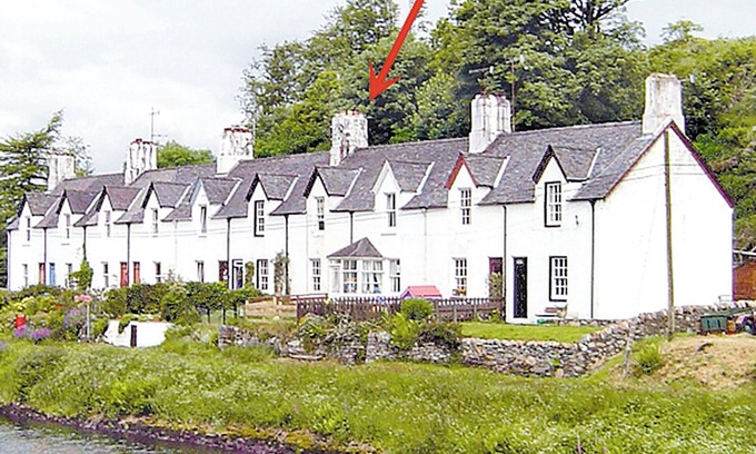 Lochgilphead Cottage | 2 bedroom accommodation in Cairnbaan, by Lochgilphead