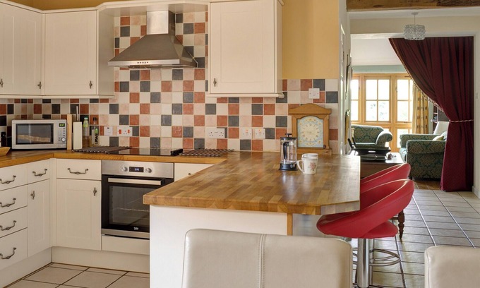 King's Stanley Cottage | 2 bedroom accommodation in Near Stroud