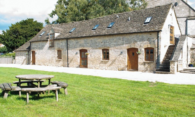 King's Stanley Cottage | 2 bedroom accommodation in Near Stroud