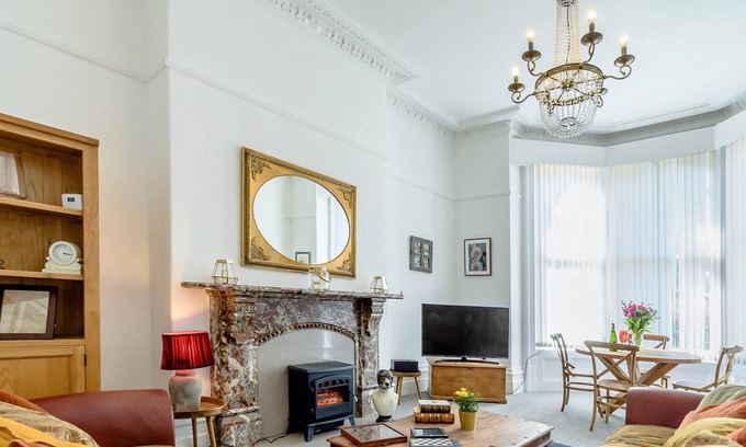 South Cliff Cabin | 2 bedroom accommodation in Scarborough