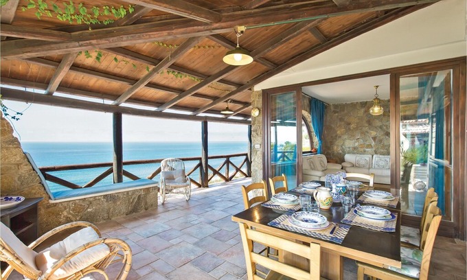 Costa dei Monaci House | 2 bedroom accommodation in Parghelia (VV)