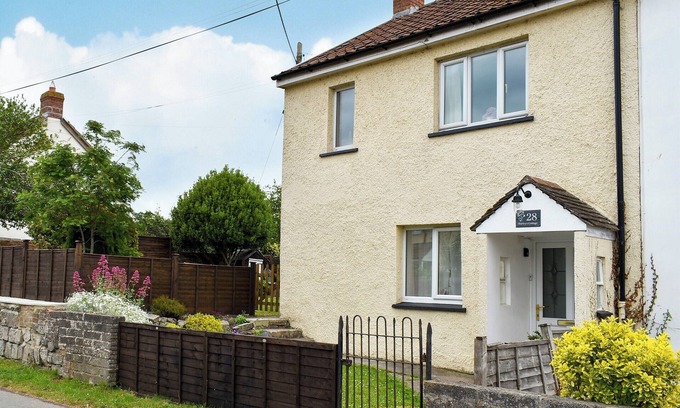 Middlezoy Cottage | 2 bedroom accommodation in Middlezoy, near Bridgwater