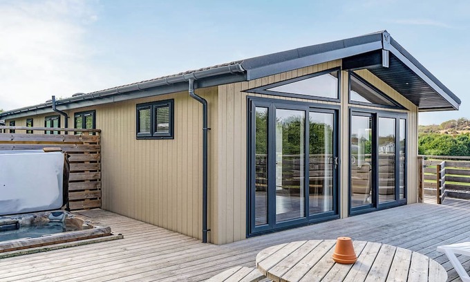 Milverton Ski Chalet | 2 bedroom accommodation in Cannington
