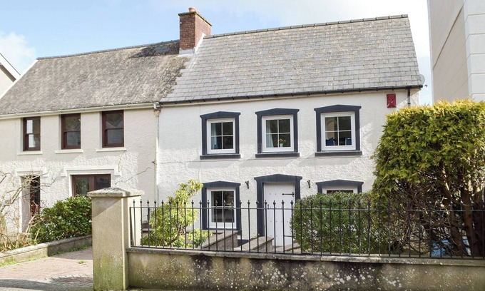 Llansteffan Cottage | 2 bedroom accommodation in Llansteffan, near Carmarthen