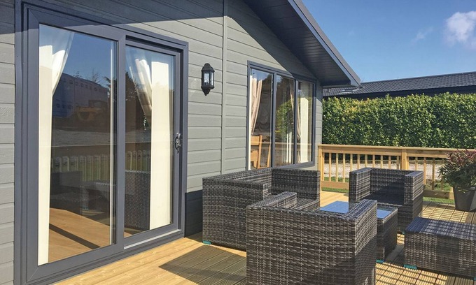 Little Weighton Cabin | 2 bedroom accommodation in Little Weighton, Nr Beverley