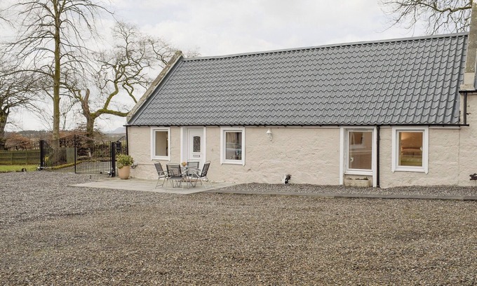 Dunfermline Cottage | 2 bedroom accommodation in Saline, near Dunfermline