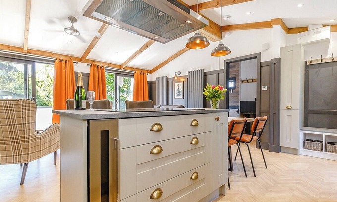 Newton Grange Cabin | 2 bedroom accommodation in Ashbourne