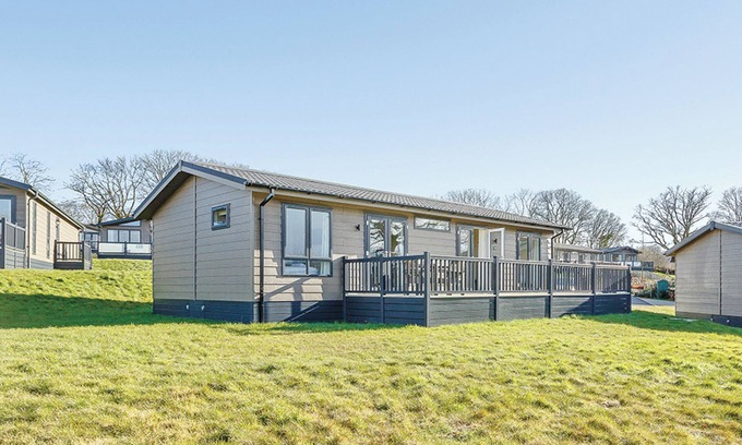 Axminster Ski Chalet | 2 bedroom accommodation in Axminster
