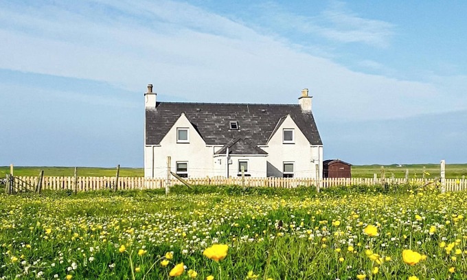 Baleshare Cottage | 2 bedroom accommodation in Balemore, near All Outer Hebrides