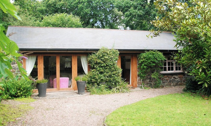 Yelland Cottage | 2 bedroom accommodation in Instow, near Barnstaple