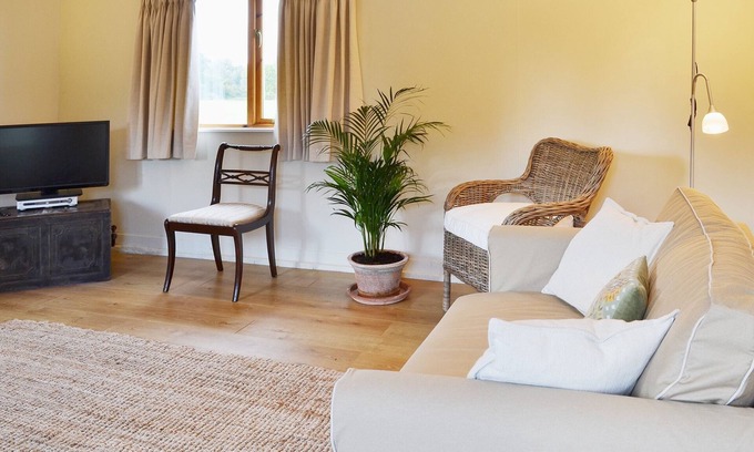 Beckingham Cottage | 2 bedroom accommodation in Little Baddow, near Chelmsford
