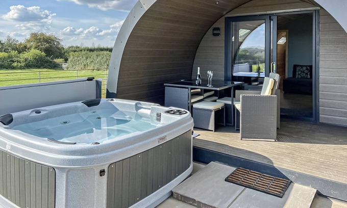 Blackford Cottage | 2 bedroom accommodation in North Barrow, near Yeovil