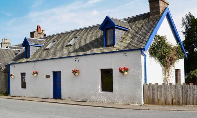 Carrbridge Cottage | 2 bedroom accommodation in Carrbridge, near Aviemore