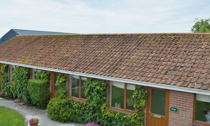 East Huntspill Cottage | 2 bedroom accommodation in East Huntspill, near Highbridge